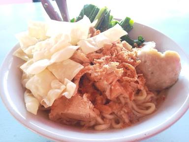 BAKSO & MIE AYAM POJOK WETAN