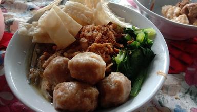 BAKSO & MIE AYAM POJOK WETAN