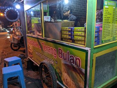 TERANG BULAN & MARTABAK WONG NGAPAK