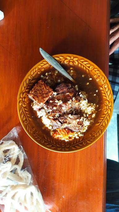 WARUNG NASI PECEL RAWON SOTO BU RIATI