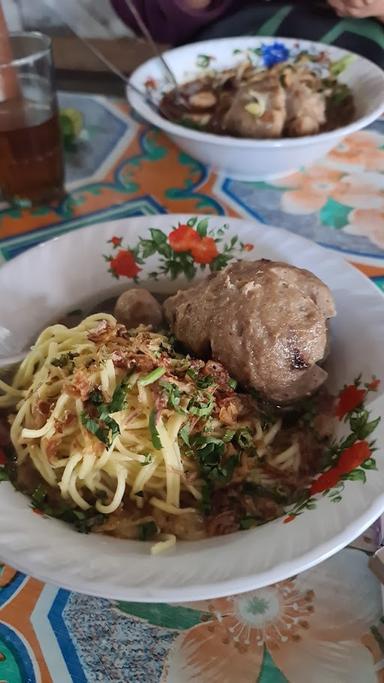 MIE BAKSO ANO