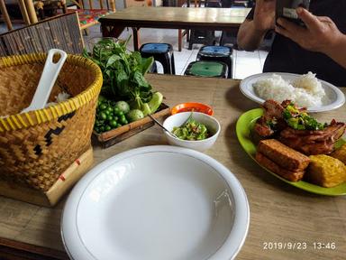 KEDAI AYAM KAMPUNG TIBELAT