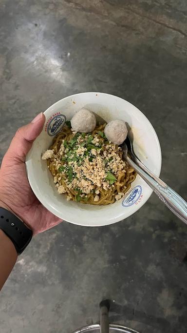 MIE BASO KOTA KEMBANG