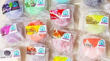 MOCHI ICE CREAM SMOOCHI GARUT