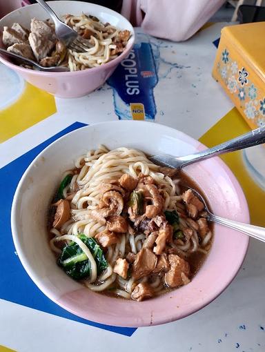 MIE BAKSO RANO