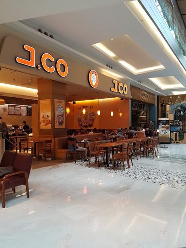 J. CO. DONUTS & COFFEE - TEBET