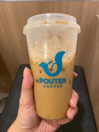 POUTER COFFEE TEBET