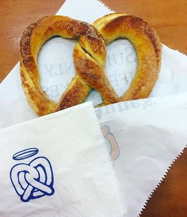 AUNTIE ANNE’S