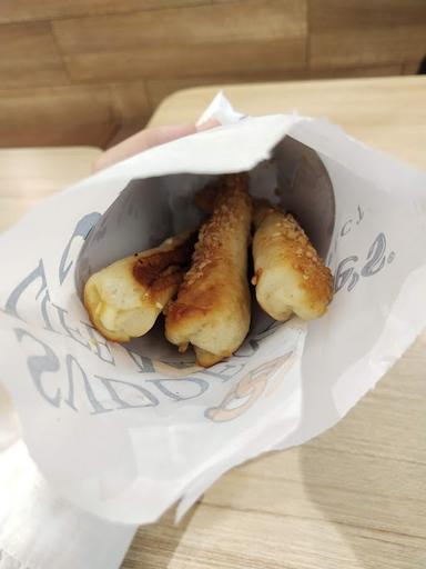 AUNTIE ANNE’S