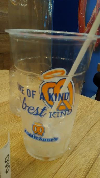 AUNTIE ANNE’S