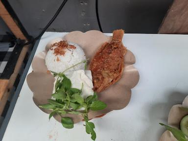 AYAM BAKAR PAK IS