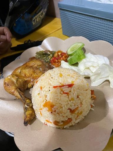 AYAM PENYET SAMBEL TAUBAT PAK HAJI