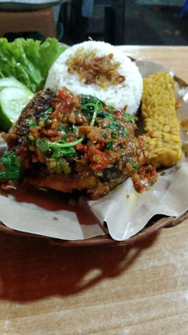 AYAM REMPAH TEBET