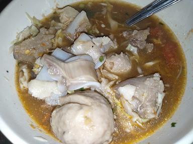 BAKSO SOTO JEMBATAN PAKDE PARIMAN