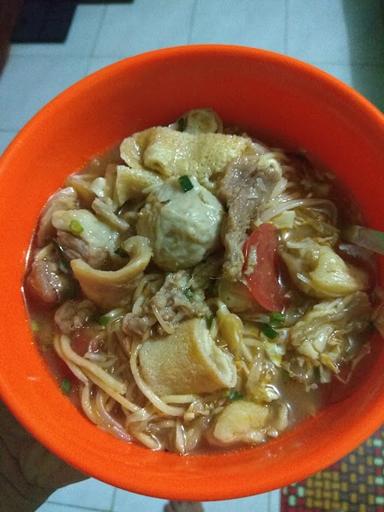 BAKSO SOTO JEMBATAN PAKDE PARIMAN