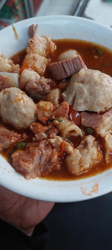 BAKSO SOTO JEMBATAN PAKDE PARIMAN