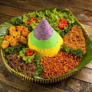 NASI UDUK GAUL CAHAYA MALAM