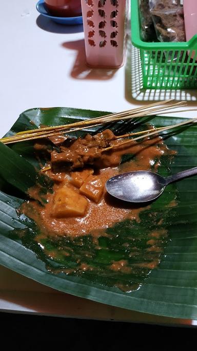 SATE PADANG AJO FERRY (KAKI LIMA)