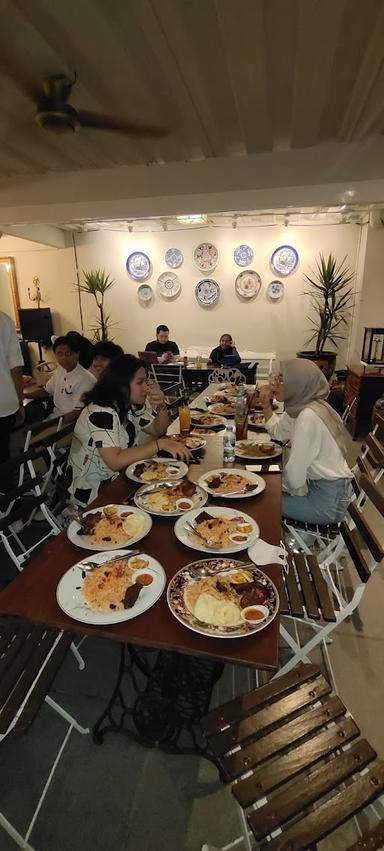 TEBET FOOD CORNER