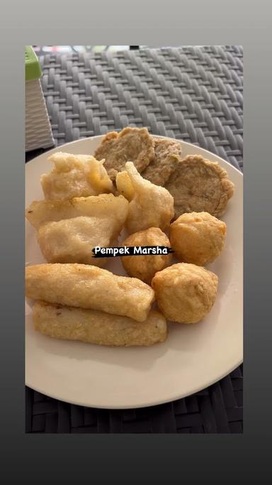 PEMPEK MARSHA