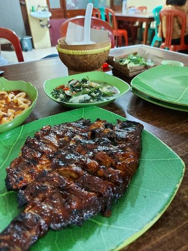 RUMAH MAKAN IKAN BAKAR MEKAR