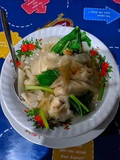 WARUNG MAKAN TUNGGAL SARI