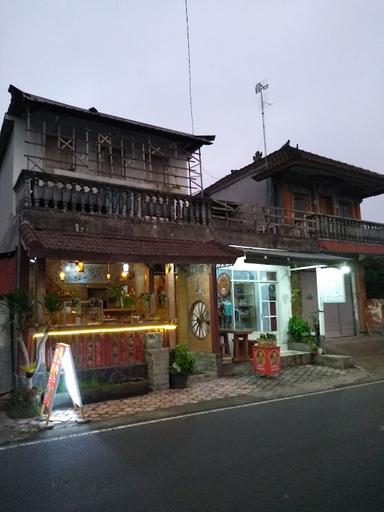 INDAH SARI KUE TART