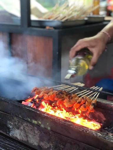 WARUNG SATE BABI ENTEN