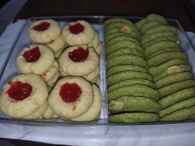 RAISA BUTTER COOKIES