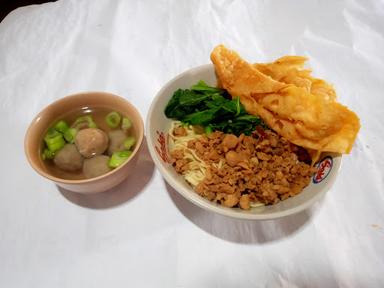 ES TELER DAN MIE AYAM JAKARTA