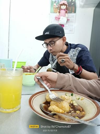 PEMPEK LEMAK NIAN SALATIGA