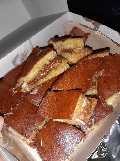 HOLCHIL MARTABAK & TERANG BULAN