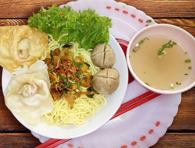 BAKSO & MIE AYAM PANGSIT TUBAN