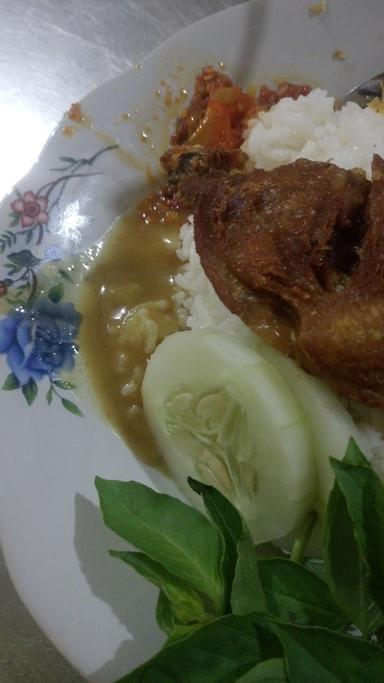 BEBEK GORENG RUDY GALAXY