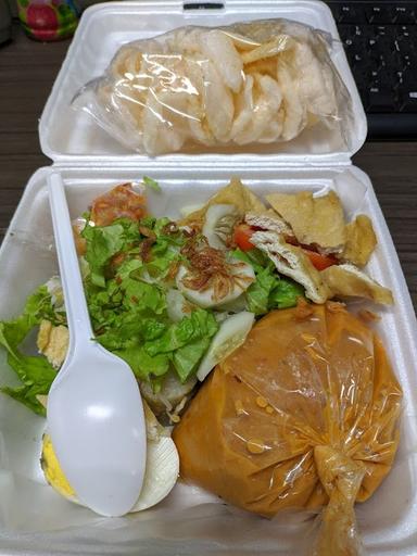 GADO GADO RUJAK CINGUR MBAK SULIS