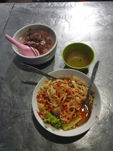 PANGSIT MIE AYAM PAK EDY