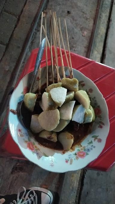 SATE AYAM DAN KAMBING DOHO