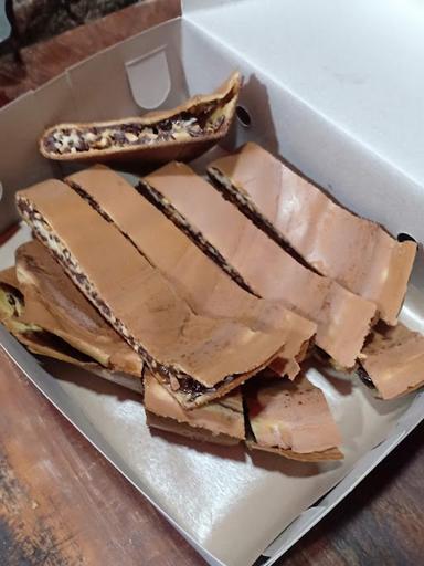 TOP MARTABAK & TERANG BULAN