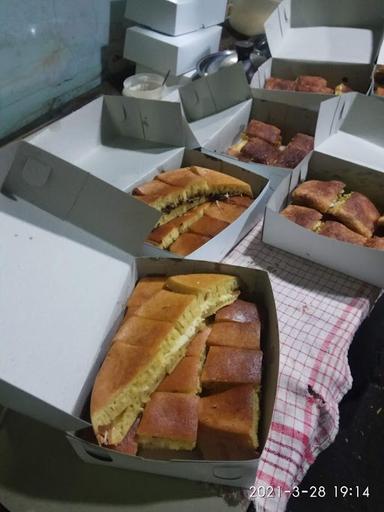 TOP MARTABAK & TERANG BULAN