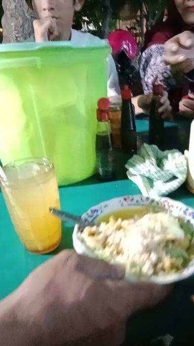 WARUNG SOTO CAK SHOLEH