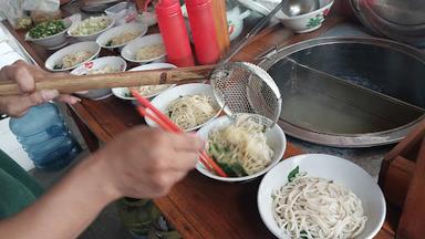 MIE AYAM & BAKSO PANGESTU