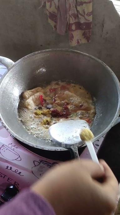 WARUNG SINGKUR MAMA JIHAN ( SEBLAK PRASMANAN TEH NINA )