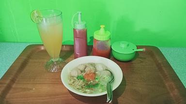 BAKSO DAN MIE KOCOK PAK OM