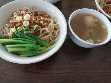 BAKSO & MIE AYAM KOTA PADI