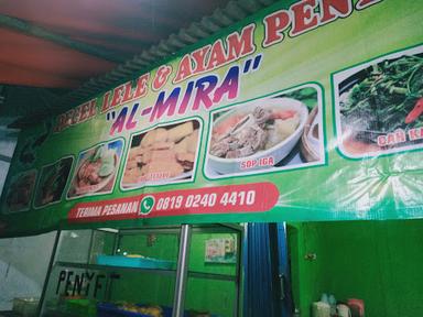 PECEL LELE & AYAM PENYET ALMIRA