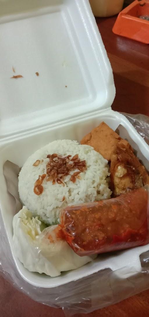 AYAM PENYET PENGKOLAN