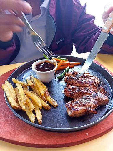 BAKAR STEAK & RICEBOWL