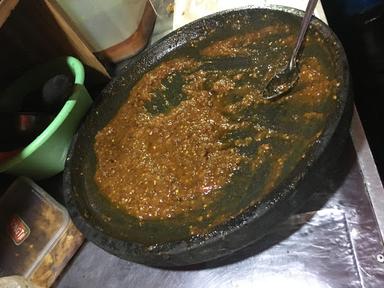 DJOYO DIPO SPESIAL PENYET NASI UDUK GORENG KREMES