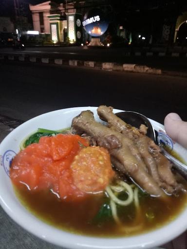 MIE AYAM DAN BAKSO SEMAR