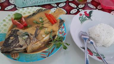 RM.GULAI KEPALA IKAN PAK UMAR